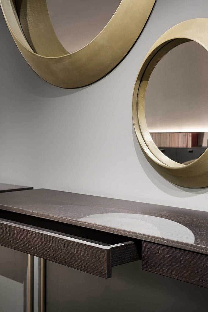 Italian luxury room interiors mirror